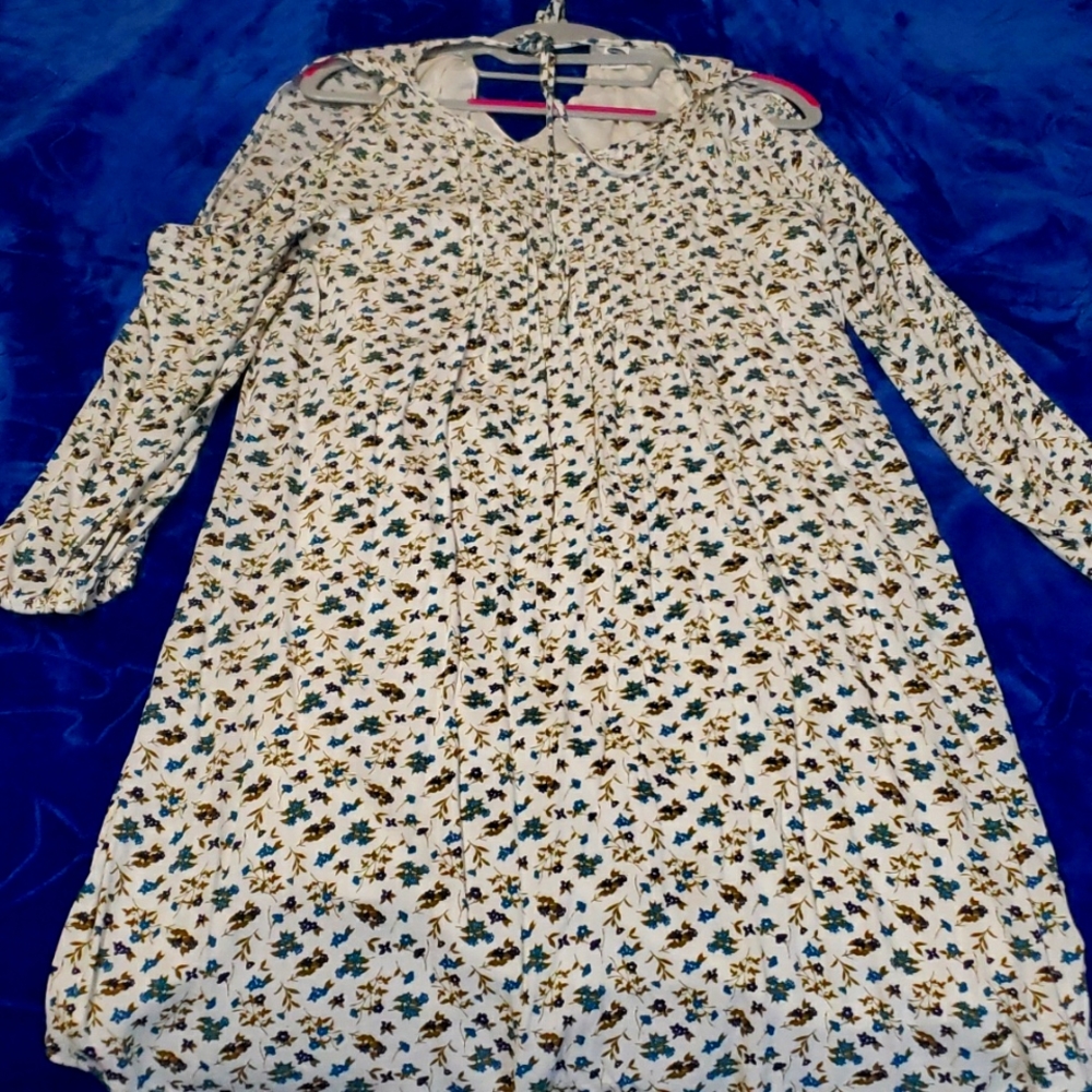Old Navy Floral Dress || Medium || Cream Colored